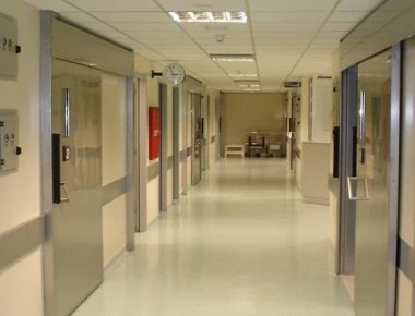 Επιδεινώθηκε η κατάσταση πυρόπληκτου τραυματία - Διασωληνωμένη μεταφέρθηκε στην εντατική